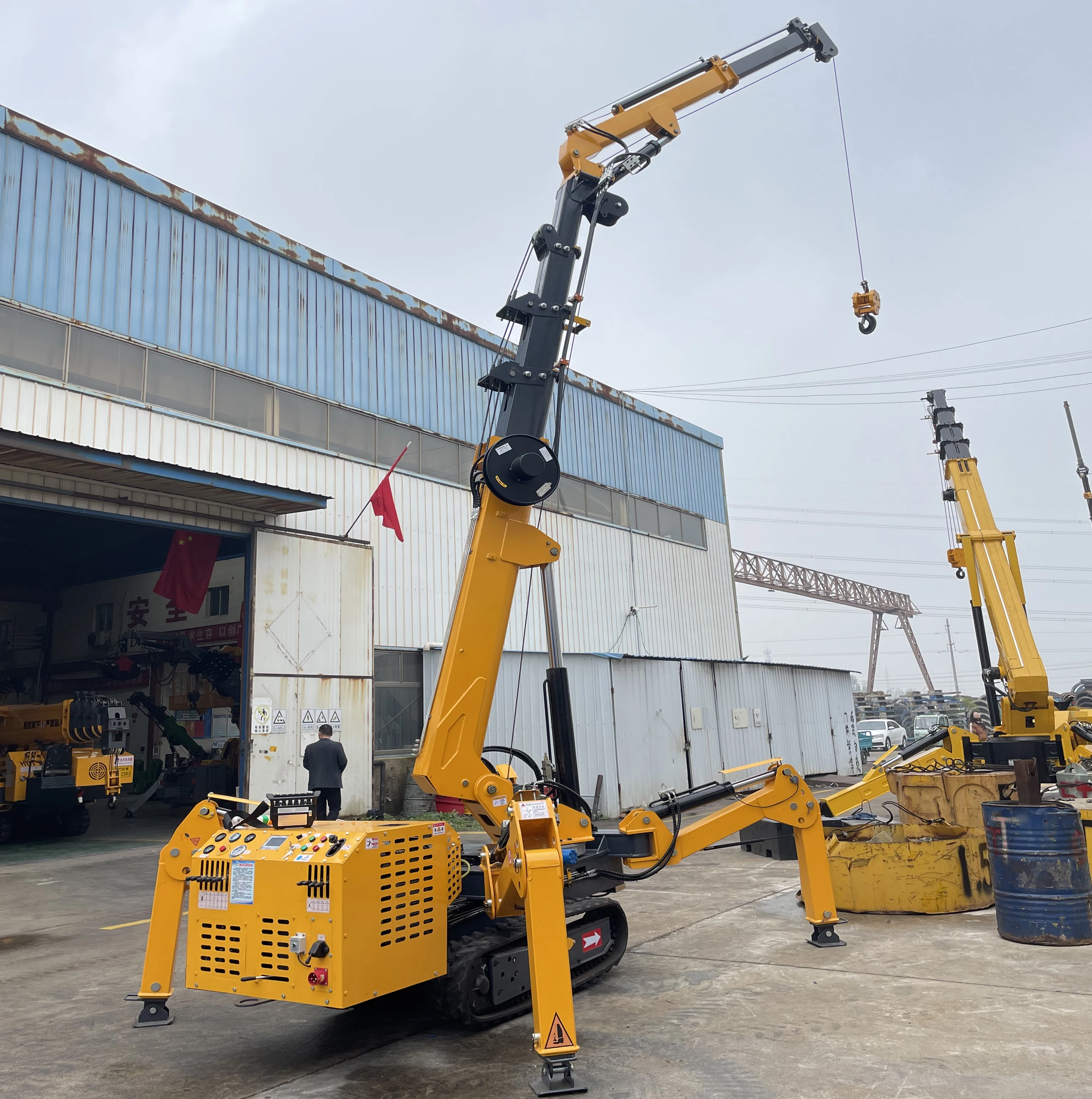8T Tracked Portable Crane Lifting Equipment Remote Control Spider Crane for Construction Site Professional Lifting Machine