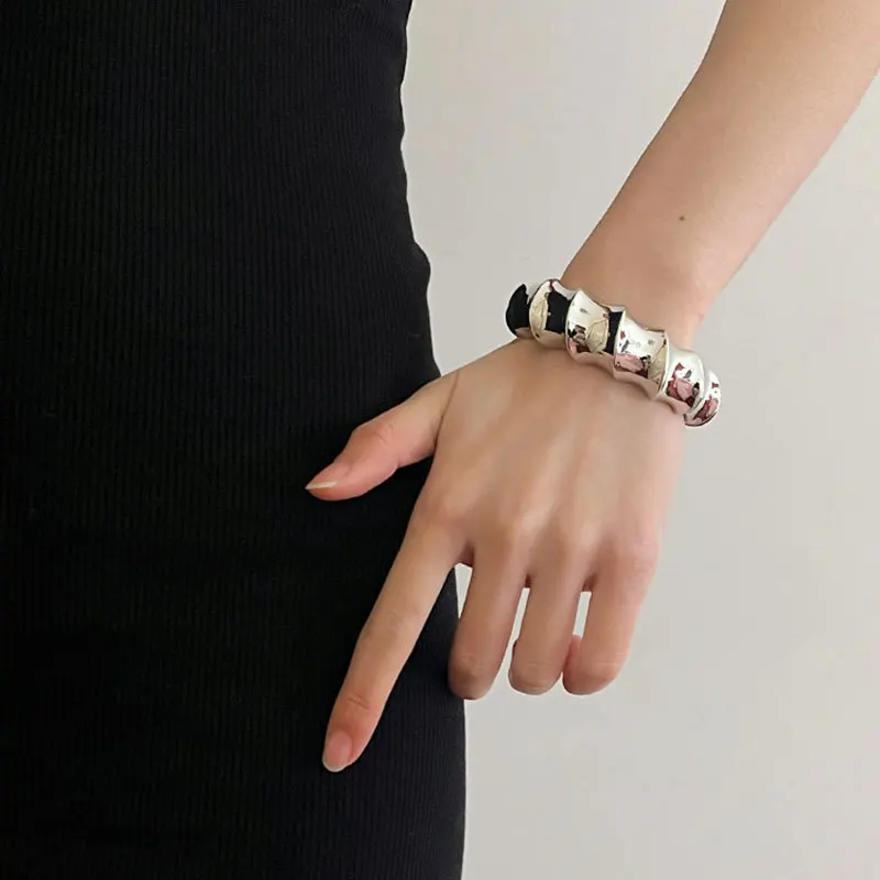 Exaggerated metal texture kink opening women's light luxury niche high-end versatile bracelet