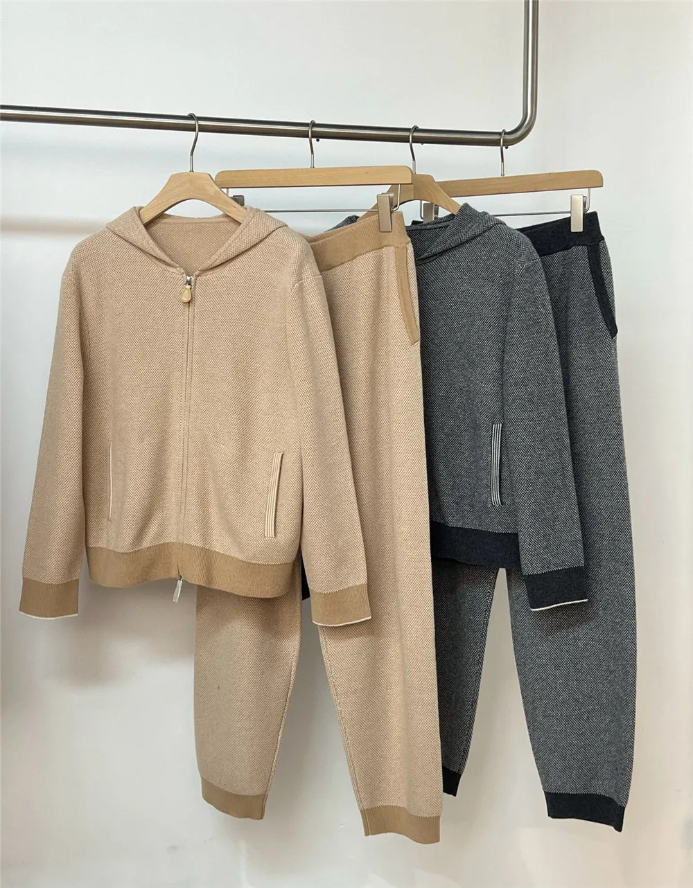 

Осенне-зимний новый женский шерстяной контрастный вязаный кардиган с капюшоном + повседневный комплект брюк с эластичной резинкой на талии