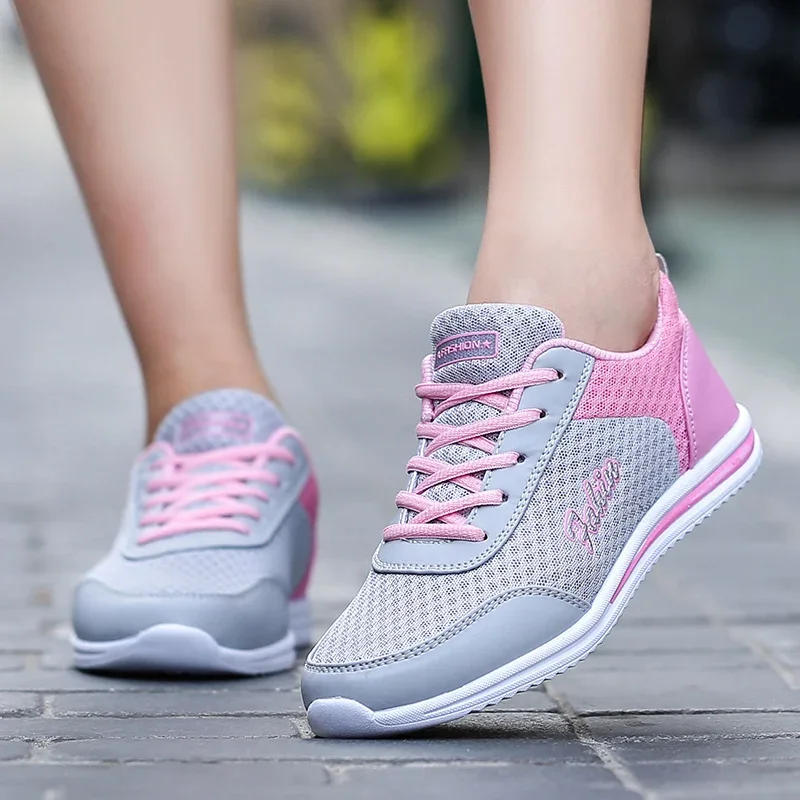 Four Season Women Ultralight Walking Shoes Ladies Mesh Casual GYM Sport Shoes Outdoor Breathable Soft Girl Flat Platfrom Sneaker