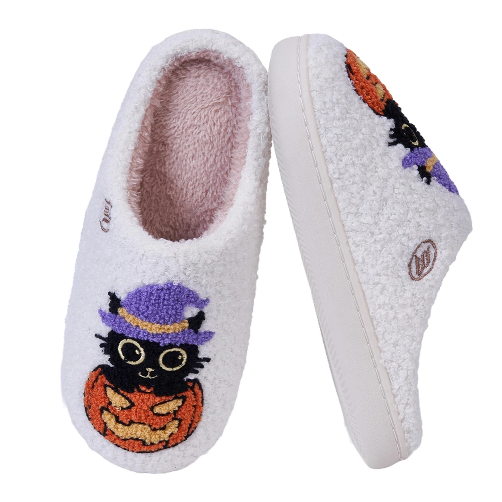 

Black Cat Pumpkin Warm Slip-on House Shoes Comfortable Thermal Couple Slippers Non-Slip Fuzzy Closed Toe Slippers for Men Women
