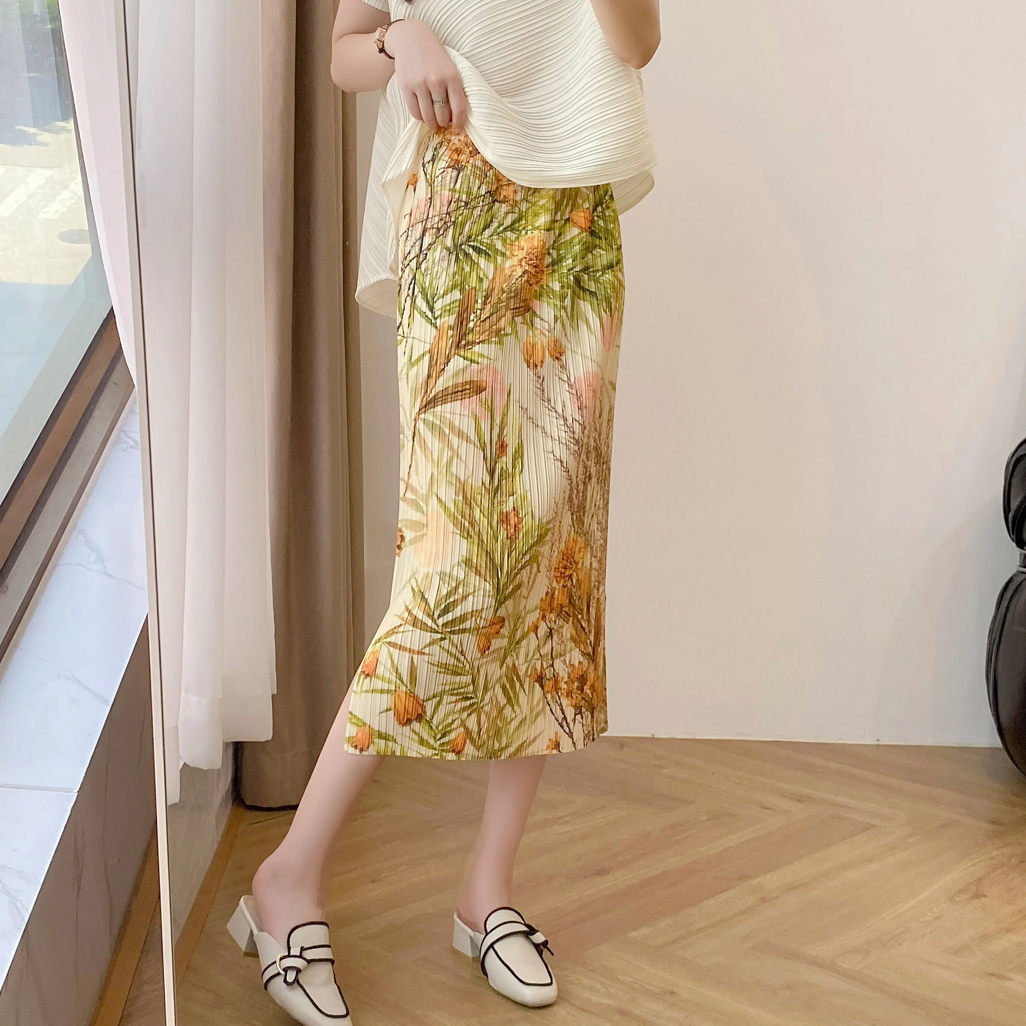 

Pleated Floral Print Midi Skirt: Colorfast, Slimming and High-Waisted with Great Stretch, Perfect for Travel and Vacation