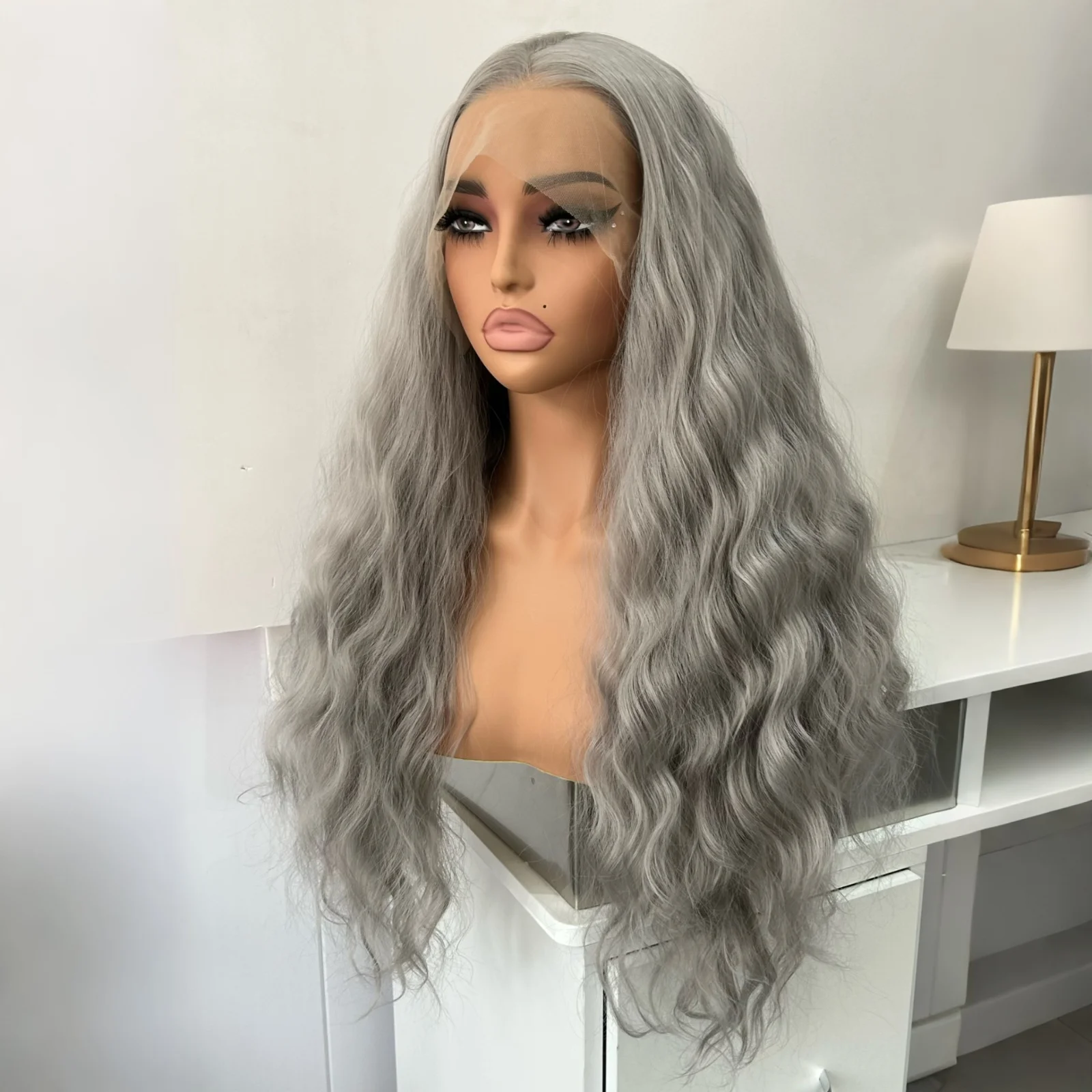 فضي رمادي موجة طبيعية طويلة متموجة مجعد الاصطناعية الدانتيل الجبهة الباروكات للنساء جزء مجاني قبل قطعها موجة المياه الرمادي الملونة الباروكات #2