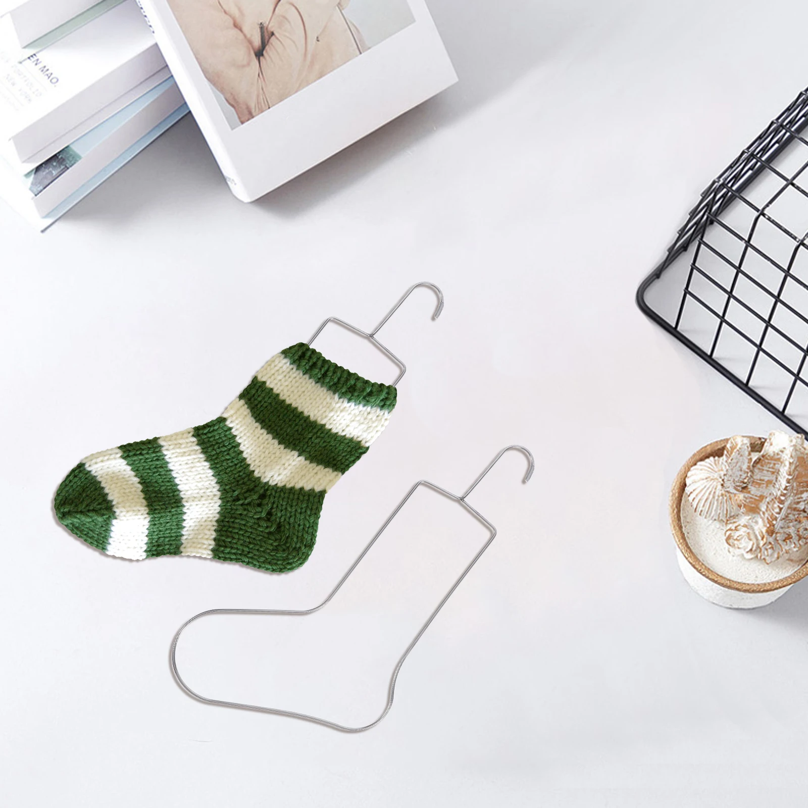 

2Pcs Metal Sock Blockers Socks Display Rack for Knitting Crochet Drying Holder Sock Organizers Foot Display for Socks