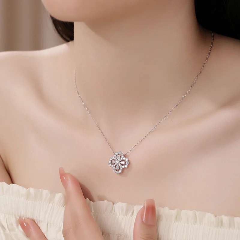 LinkerLove S925 Sterling Silver Moissanite Four Leaf Clover Pendant Necklace for Women Dainty Clavicle Chain Fine Jewelry Gift