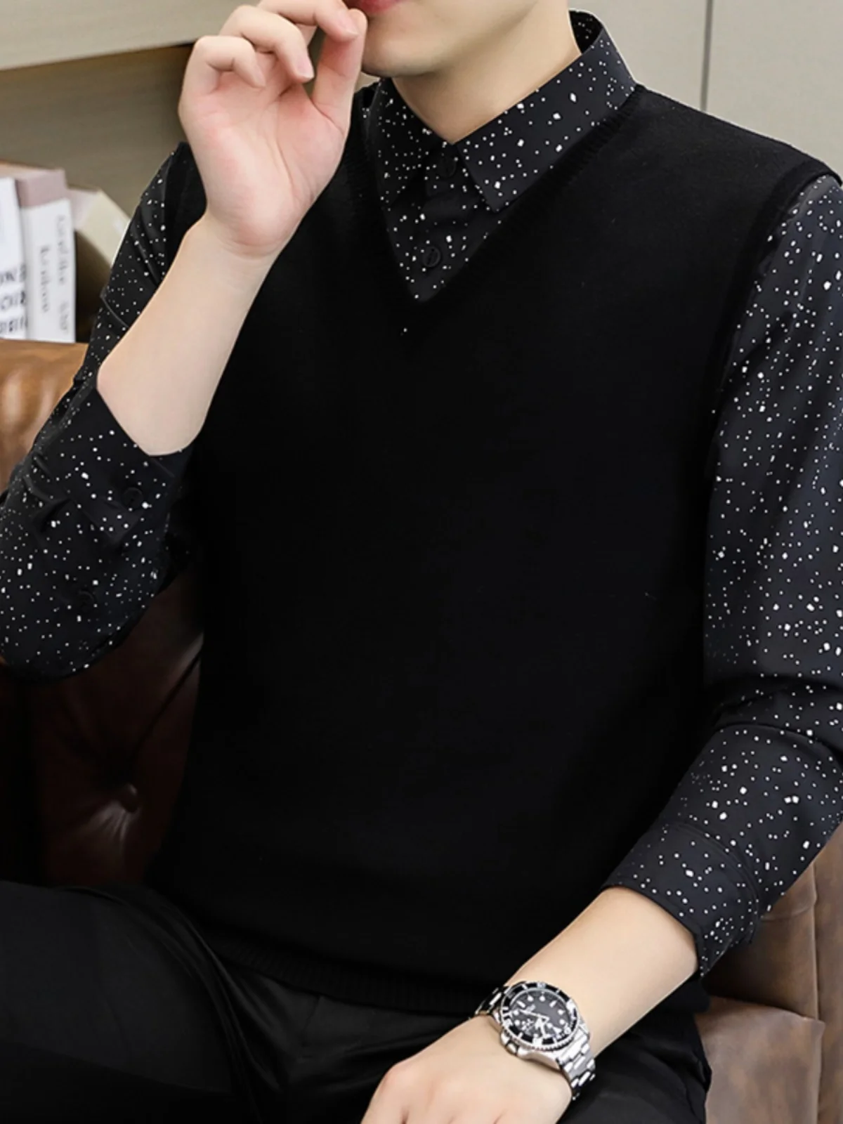 

Модный мужской вязаный свитер с воротником-стойкой, имитация двухслойности, дизайн с сердечками, осенне-зимний, повседневный, приталенный, длинный рукав