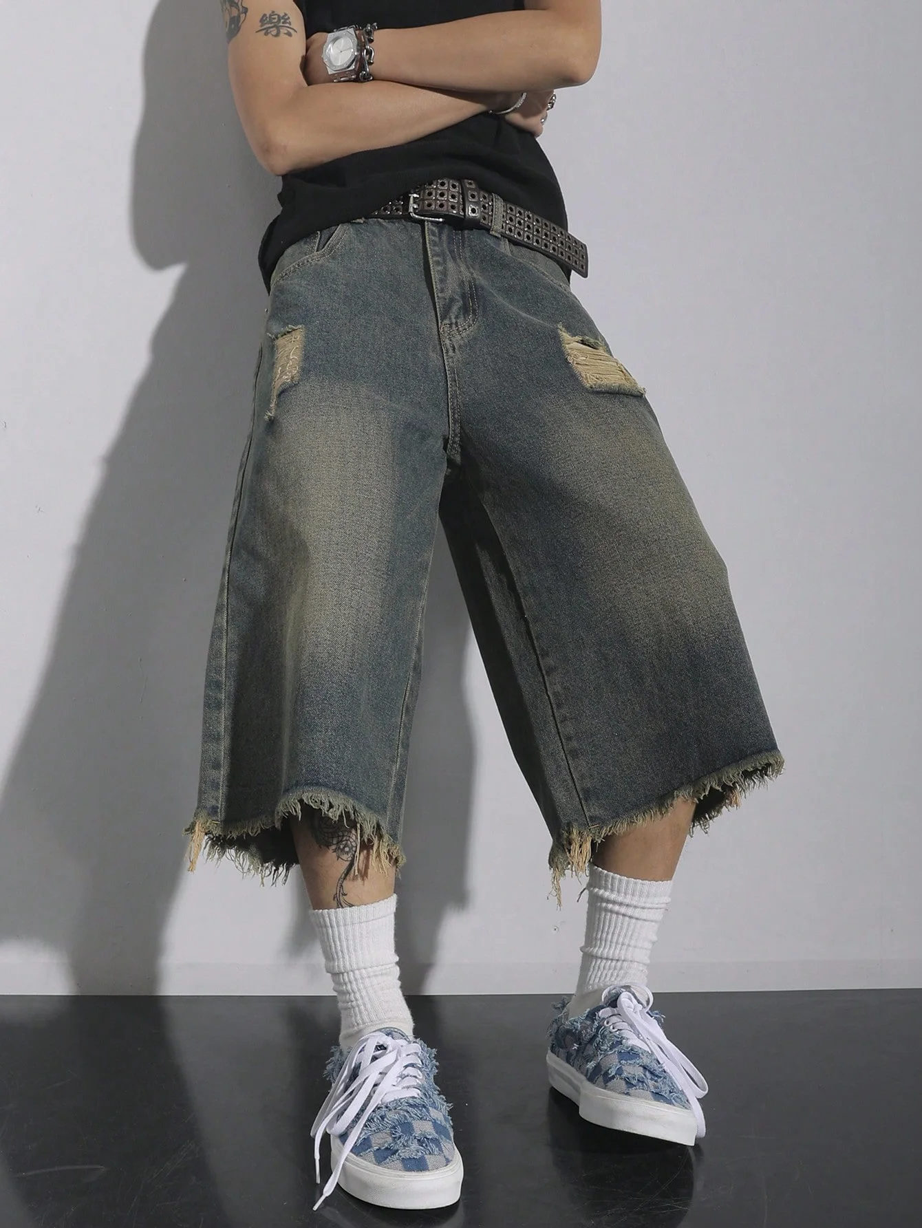 Jeans in denim strappati larghi da uomo Pantaloni a gamba larga al polpaccio a 7 punti Fori in difficoltà Orlo sfilacciato Pantaloni casual streetwear
