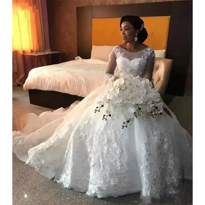 

Customized Luxury African Wedding Dresses Sheer Long Sleeve Scoop Lace Appliques Beaded Arabic Bridal Gowns Custom Made