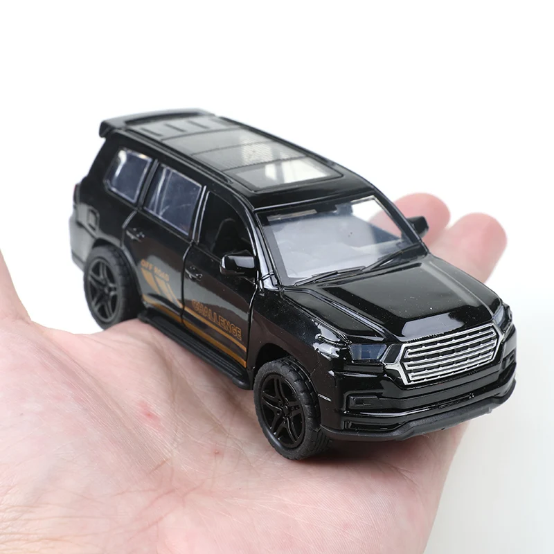 (Insaccato) 1/36 Modello di auto in lega Simulazione Land Cruiser SUV Auto Veicolo Tirare indietro Ornamenti per auto Collezione di giocattoli per bambini ragazzo