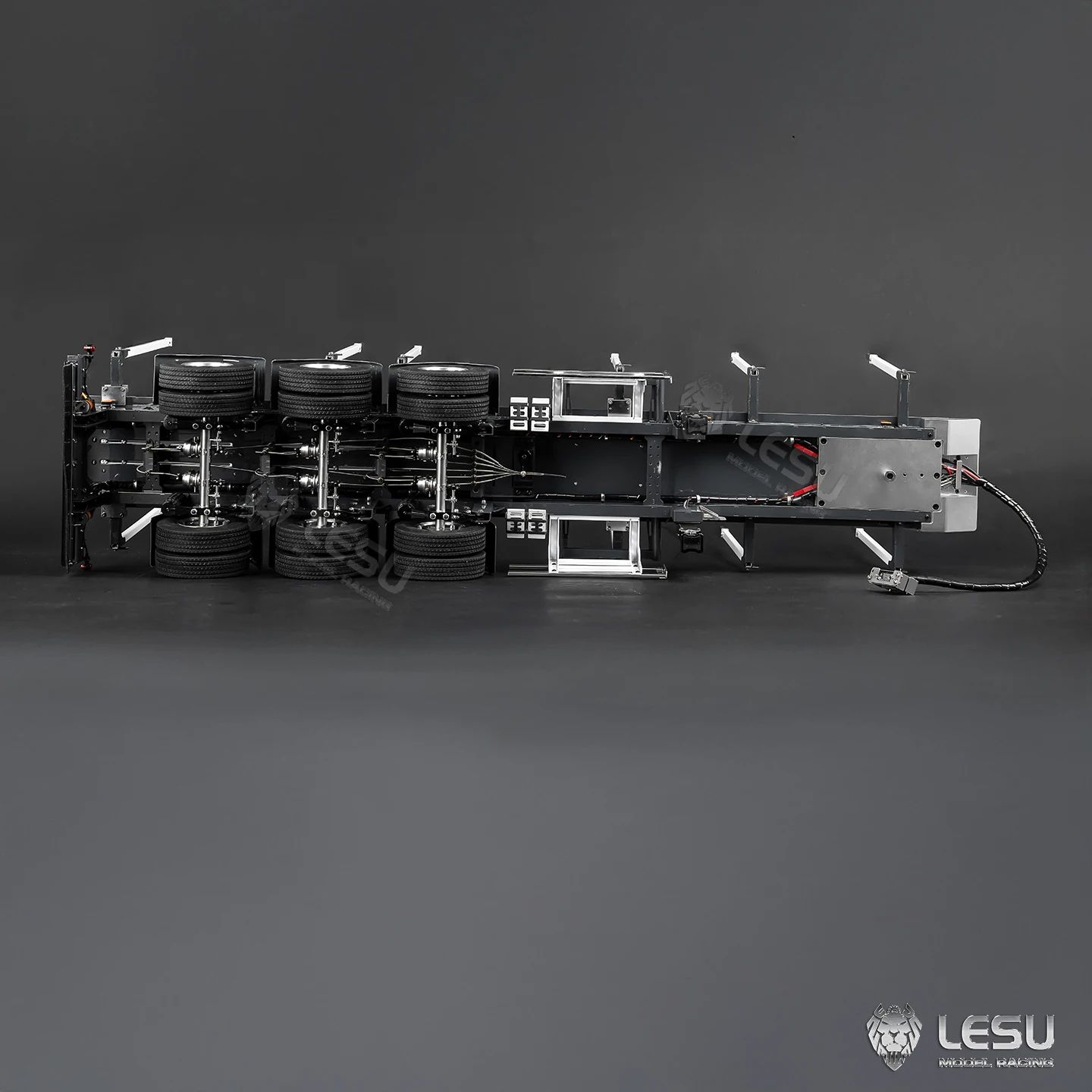 LESU 1/14 Simulation Truck LS-A0053 Long Wooden Semi-trailer with Brakes and Non-Powered Two-Wheel Axle