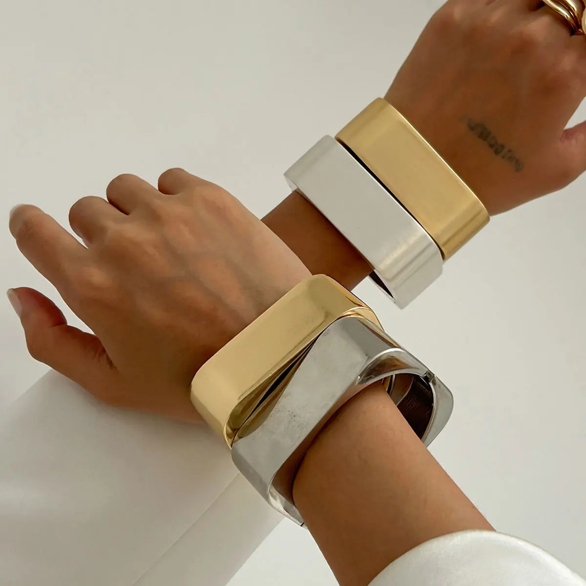 KMVEXO Punk Square Wide Cuff Bangles Bracelets for Women Hip Hop Vintage Geometric Spring Wrist Bangles Men Party Jewelry Gifts