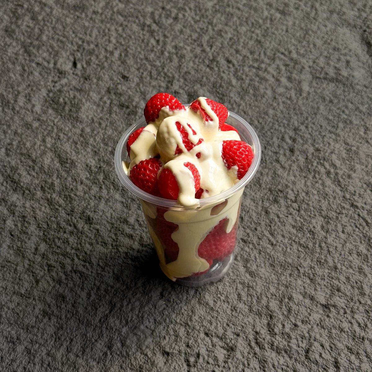 Рождественская поддельная клубничная десертная чашка - реалистичная имитация еды, декор рождественской елки, подарок на праздничную вечеринку, реквизит для фотосъемки