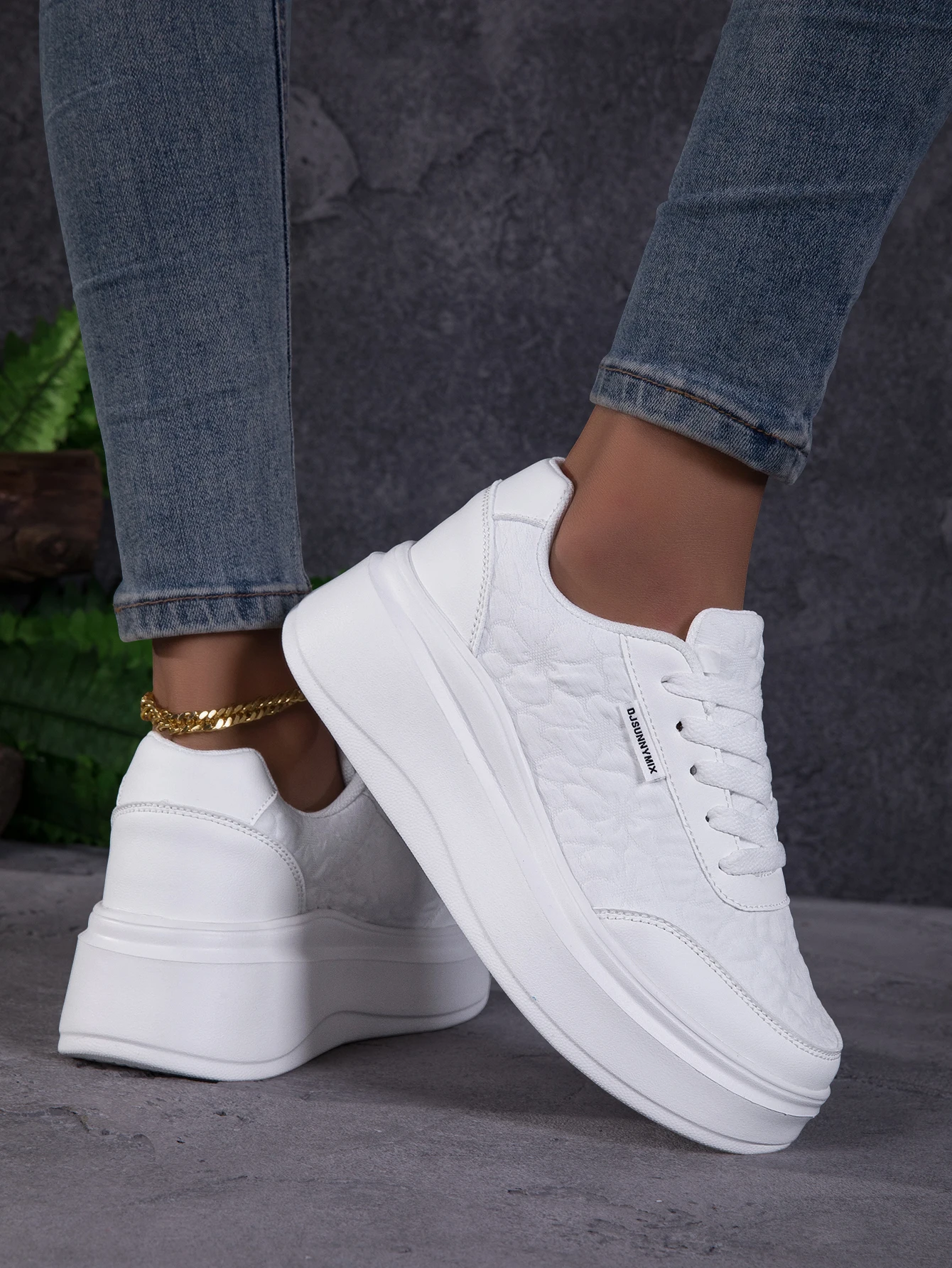 DJSUNNYMIX Damenschuhe 2023 Neuer Stil Mode Lässig Vielseitig Weiße Spitze Mesh Atmungsaktiv Hohlplattform Damen Sneakers – Detail 6