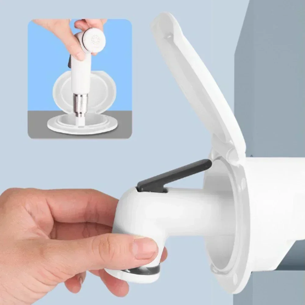 

Retractable Marine Shower with Sealed Housing and Resistant PVC Hose for Yacht Deck Rinsing and Outdoor Cleaning Tasks