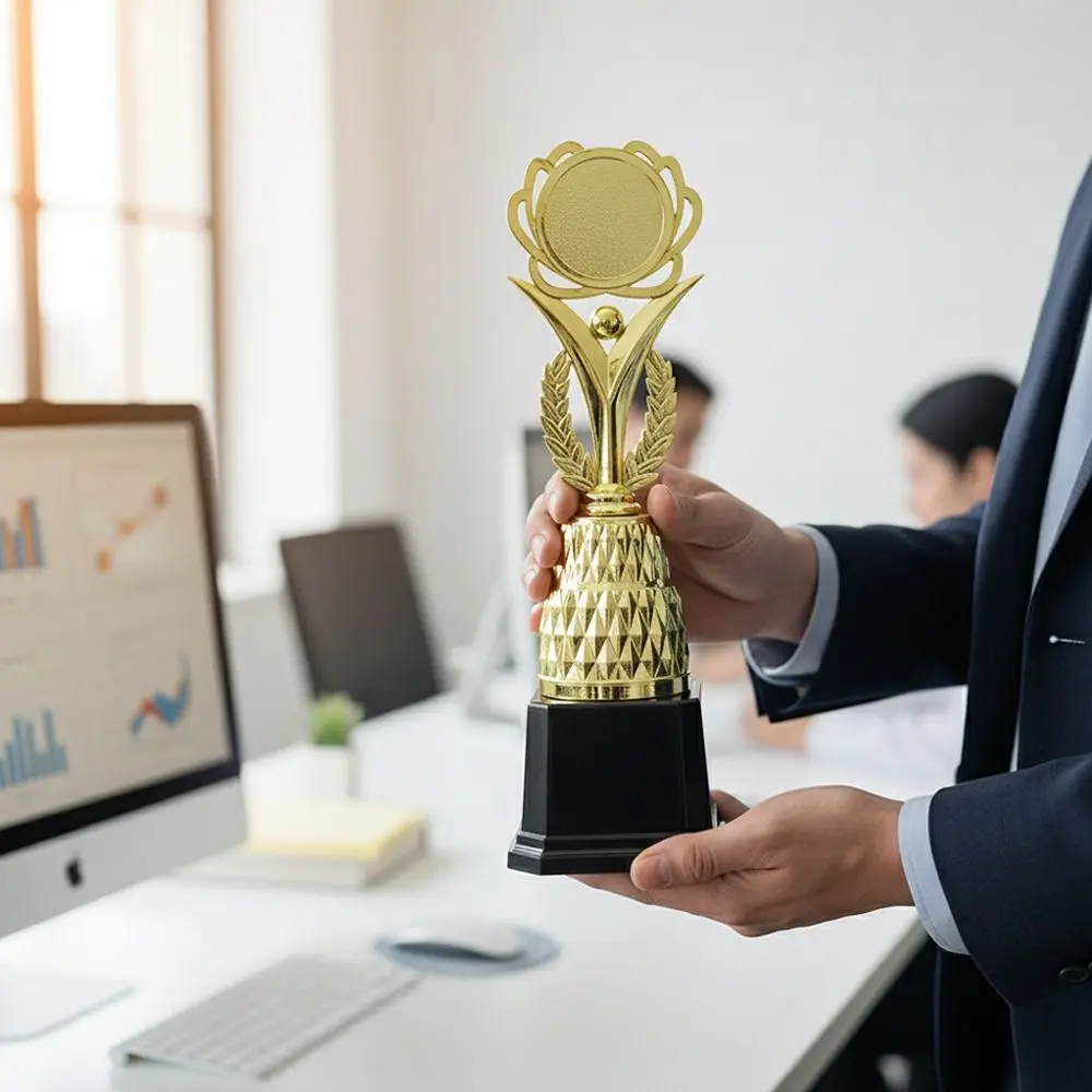 20.5/23.5/26.5/27.5 CM Gold Trophy Gold Color Large Size Prize Cup Plastic Material Creative Design Plastic Trophy