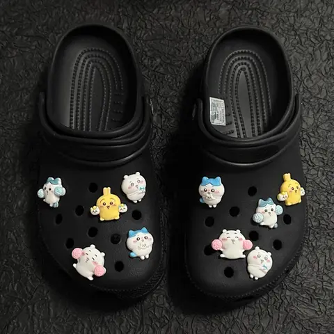 Kawaii Chiikawas 신발 꽃 만화 Hachiwares Usagi 신발 버클 상단 장식 소녀 귀여운 액세서리 악어 신발 장식품