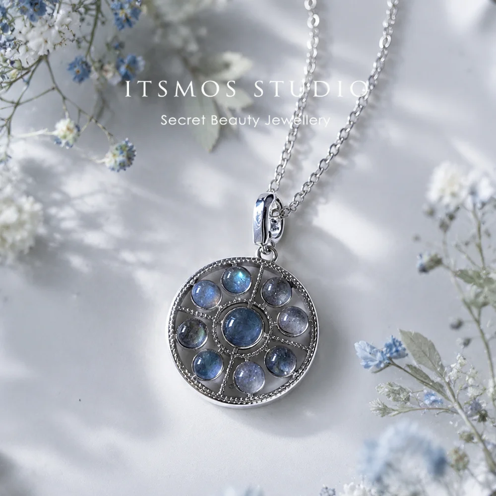 ITSMOS Mystical Labradorite Compass Pendant Necklace Protective Healing Gemstone Pendant Dainty Stackable Necklace for Women