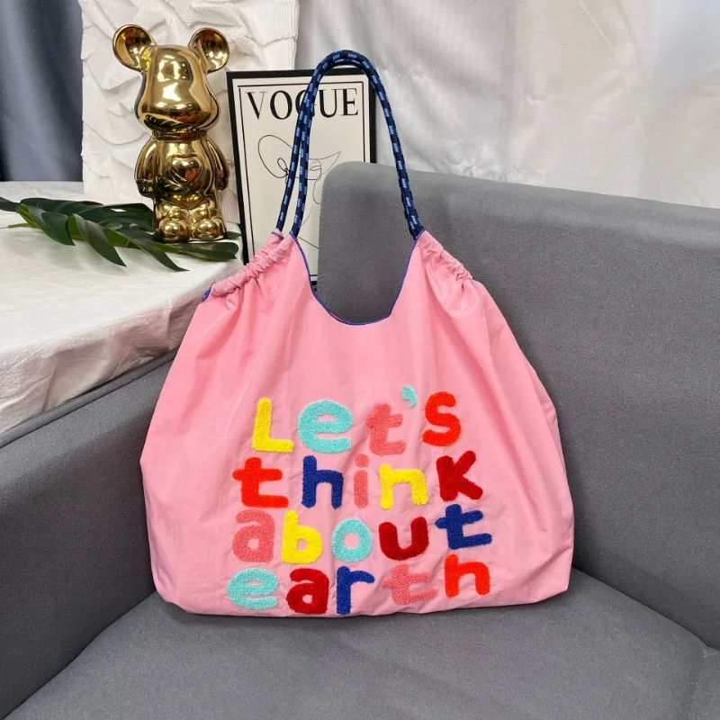 Bolso de lona con letras bordadas y cadena de bolas Kawaii, bolso plegable de nailon bordado con hombro Oxford de gran capacidad para niñas, Navidad