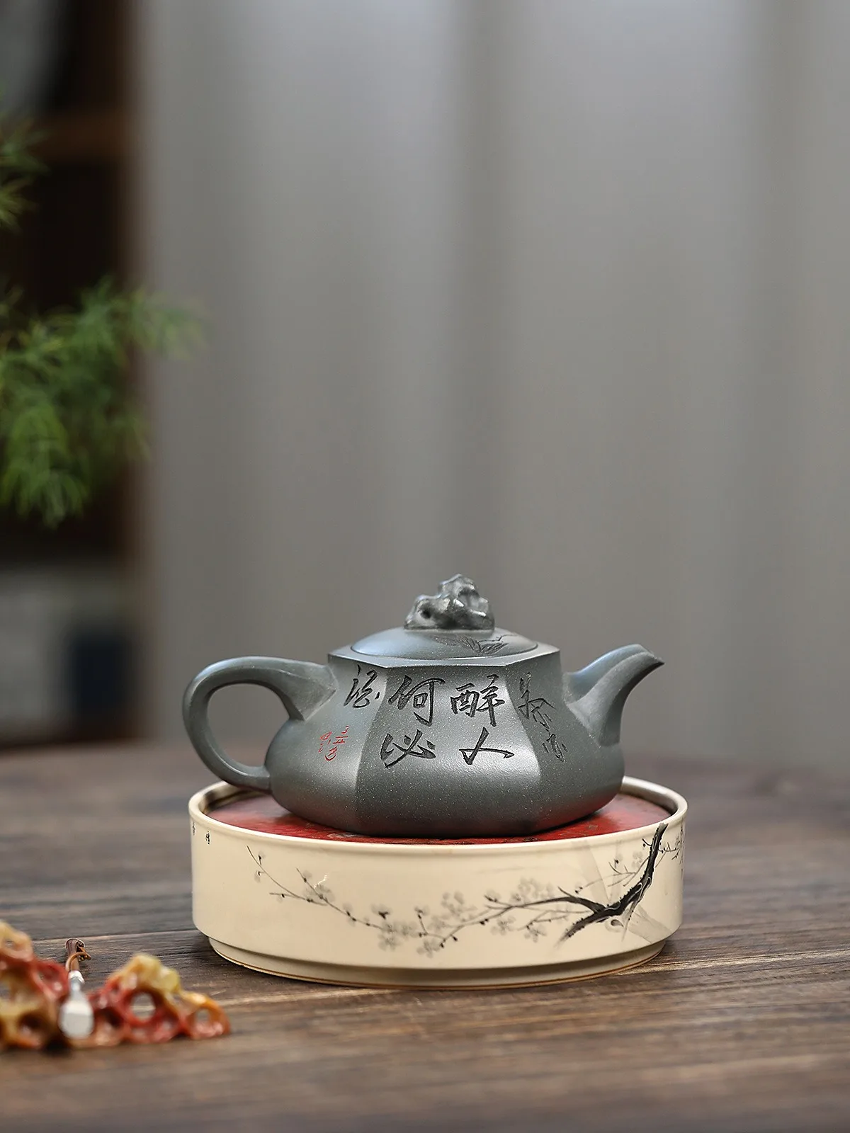 Yixing Zisha Pot Original Mine Qingduan Pure Handcarved the Taihu Lake Lake Stone Six Square Sightseeing Teapot Tea Set