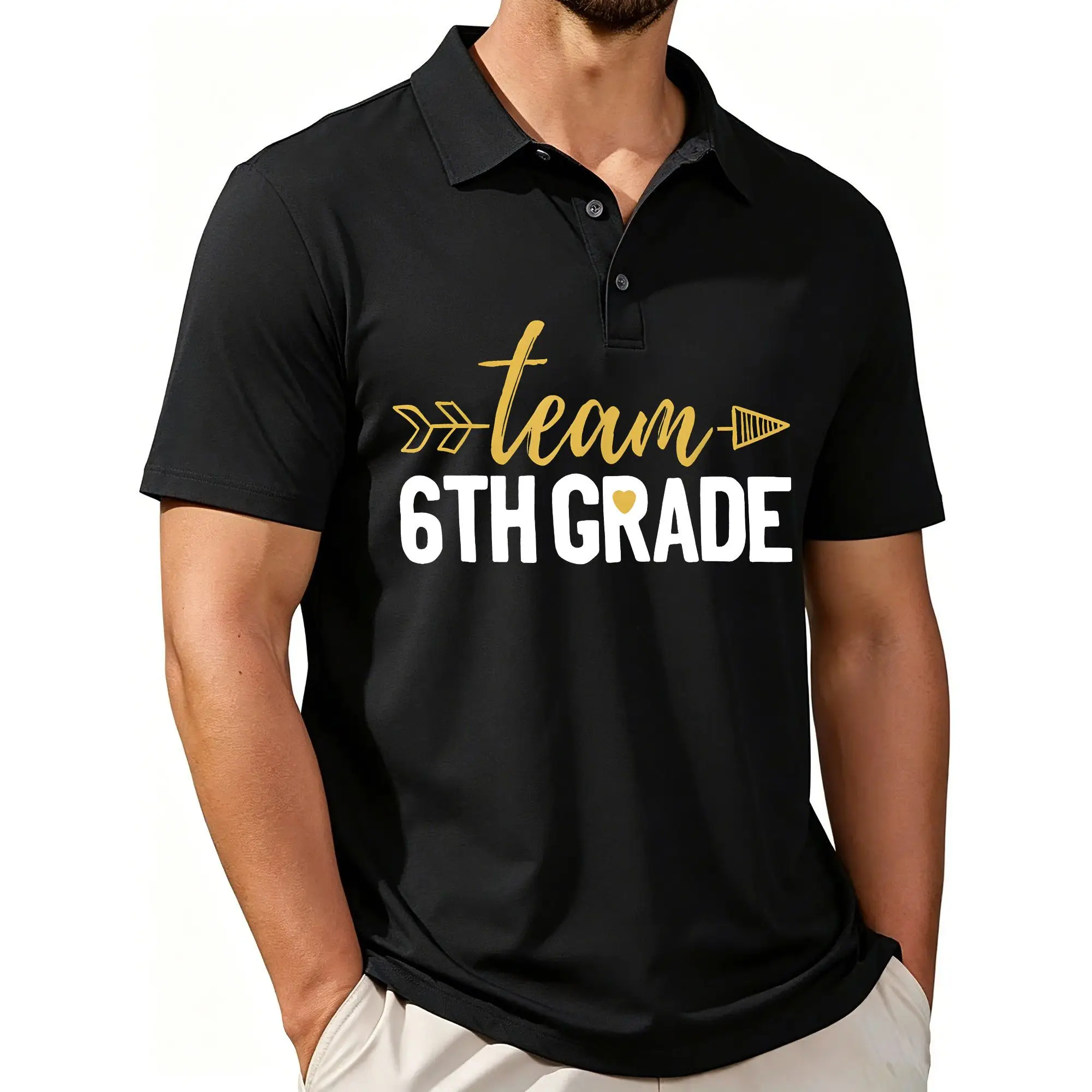 Men's Printed Short-Sleeved Polo Shirt with a Welcome Slogan for the Sixth-Grade Teacher Team, Featuring a Stylish and Casual Fit, Breathable Fabric, and Suitable for All Seasons.