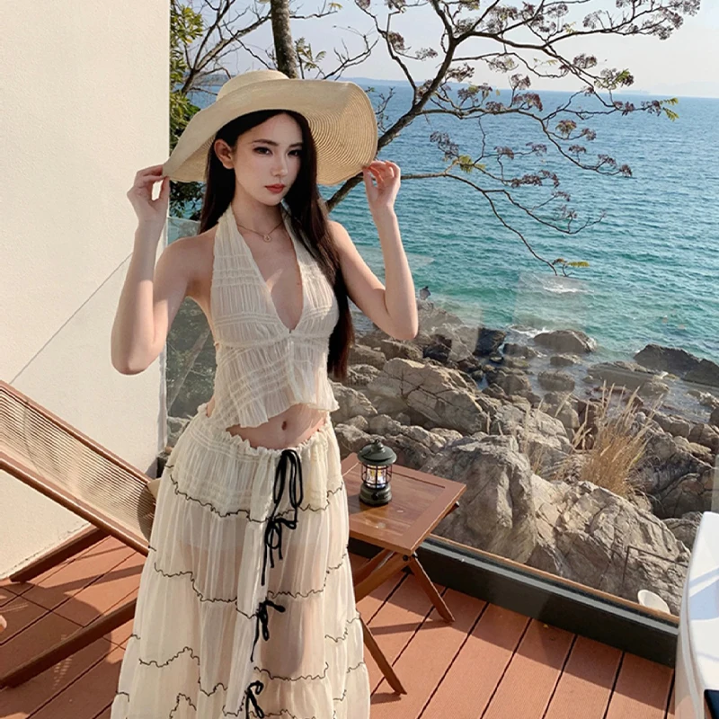 ชุดบิกินี่ลูกไม้สีดำสไตล์ฝรั่งเศส พร้อมเสื้อคลุมโครเชต์แบบผูกคอ ชุดว่ายน้ำเซ็กซี่สำหรับวันพักผ่อนที่ชายหาดซานย่า ประเทศไทย