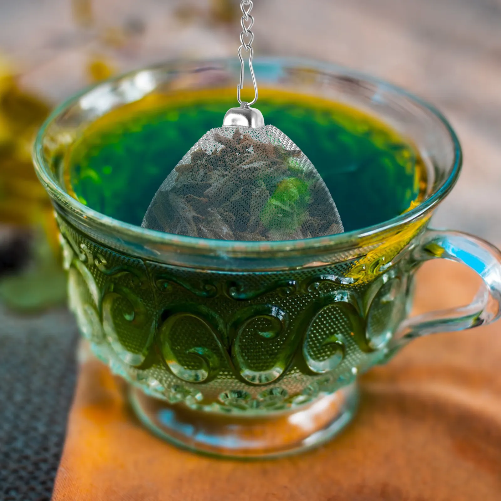 1Pcs Stainless Steel Tea Strainer Pyramid Shape Hanging Chain Design for Tea Chinese Medicine Brine Soup Spice Infuser