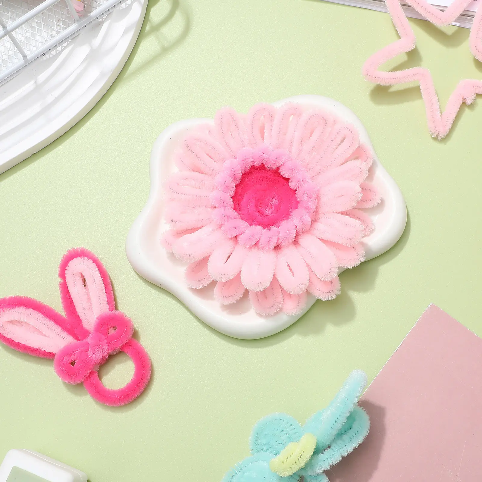 200Pcs Chenille Pipe Cleaners Twistable Soft Craft Stems for DIY Flowers Holiday Decorations Classroom Activities Bulk Craft