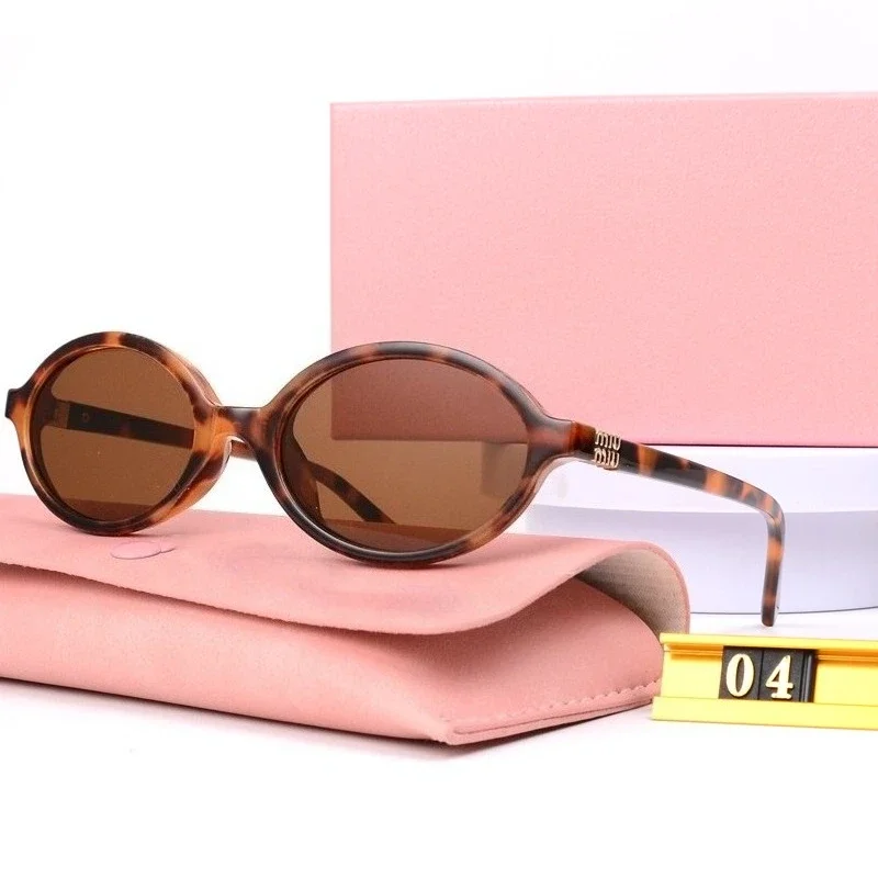 

‌2025 New Women's Retro Round Tortoise Sunglasses UV400 Protection, Vintage Oval Frame Cat Eye Driving Glasses Beach Travel