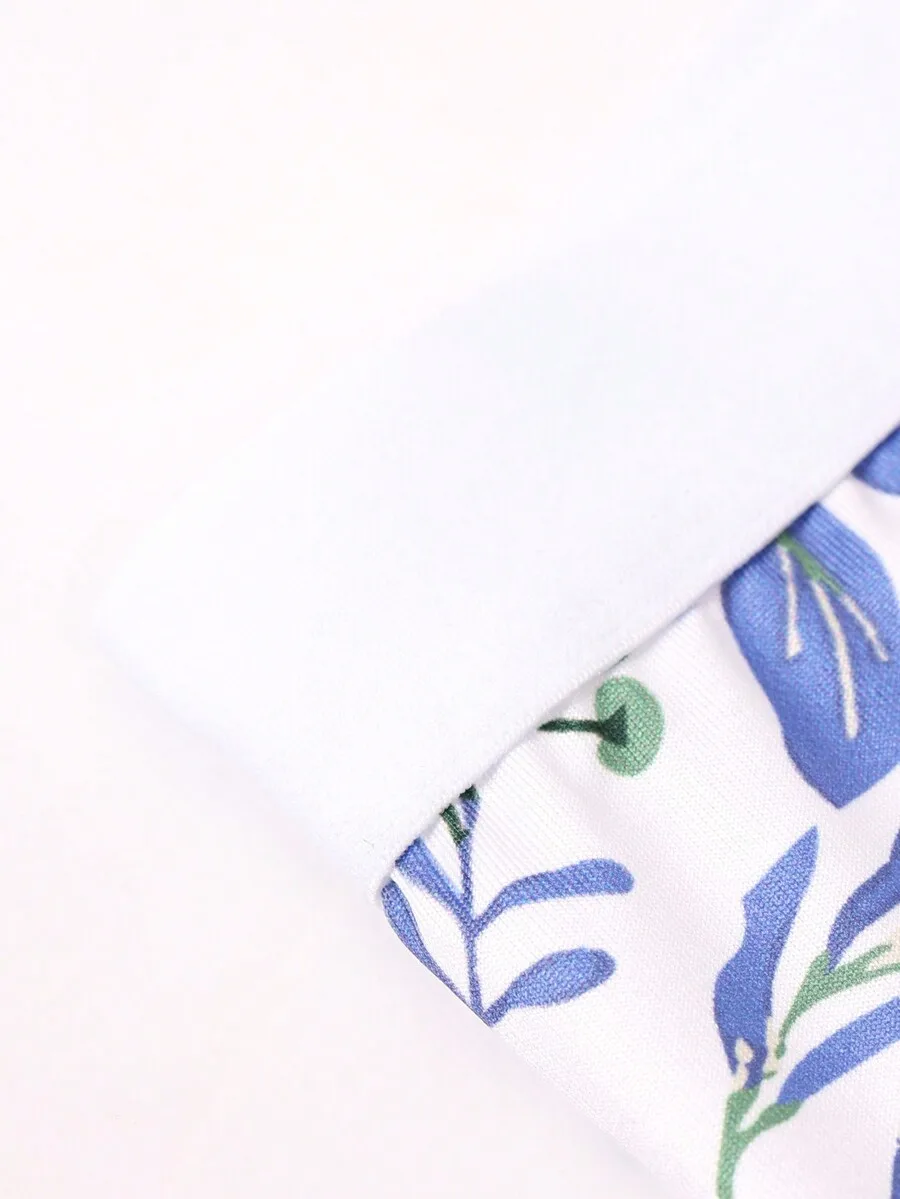 

Men’s White Cotton Blend Boxer Shorts With Delicate Blue Botanical Leaves And Green Berry Accents