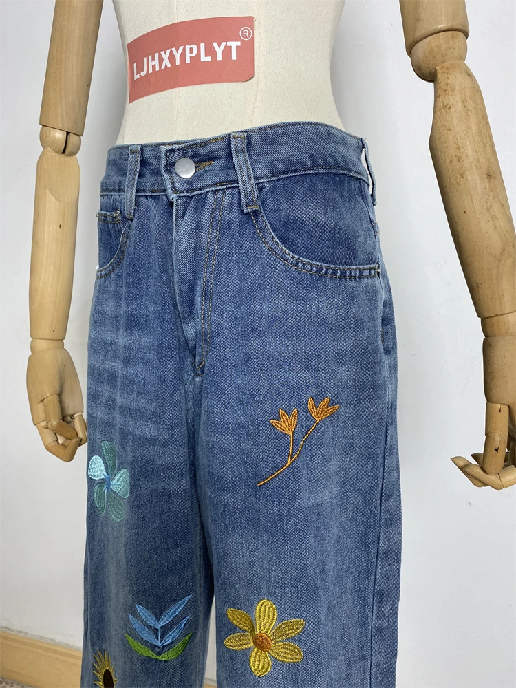 Wzór haftu z płatkami kwiatów Damskie niebieskie jeansy Spodnie Cool Girl Casual Bottoms Damskie spodnie jeansowe z wysokim stanem i szerokimi nogawkami