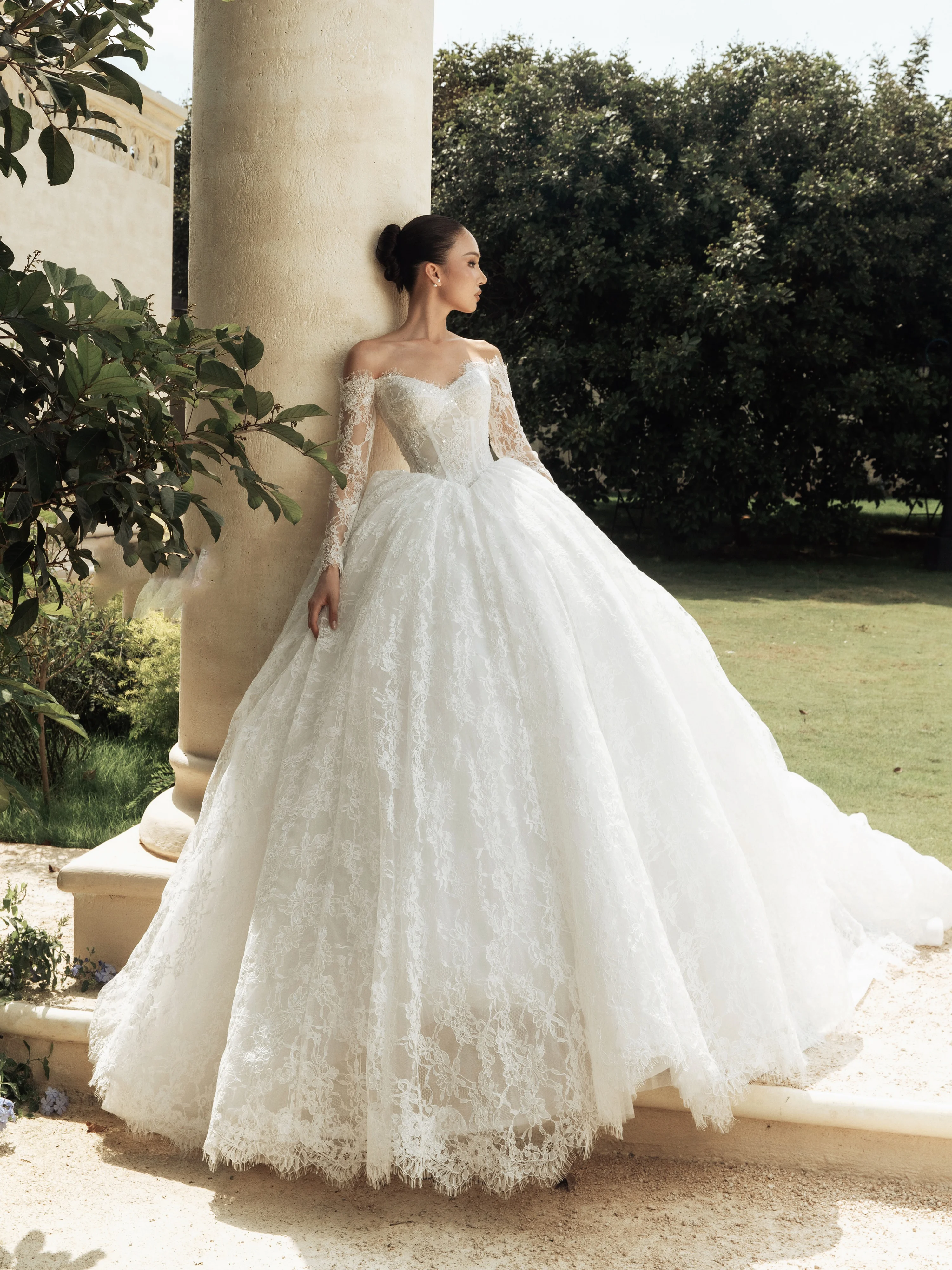 Lace Weddings Dresses Off Shoulder Long Sleeves A Line Bride Dress Strapless Long Train Princess Church Bridal Gown Customized image 3