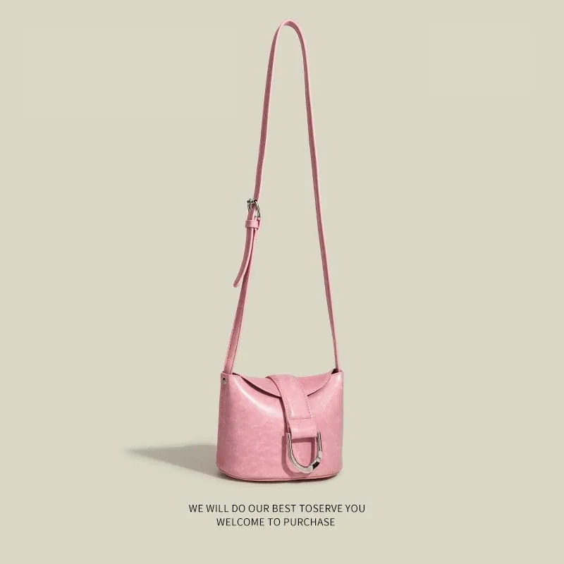 

Women's Adventure Proof Crossbody Bag Durable Shoulder Bag for Outdoor Enthusiasts