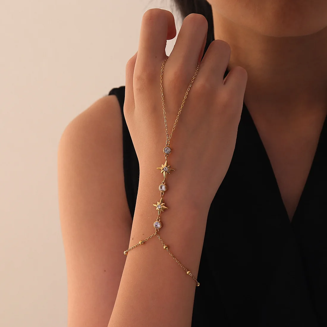 2026 Fashion Women Eight-pointed Star Mitten Bracelet White Diamond Sun Stainless Steel Back Chain Jewelry Makeup Accessory Gift