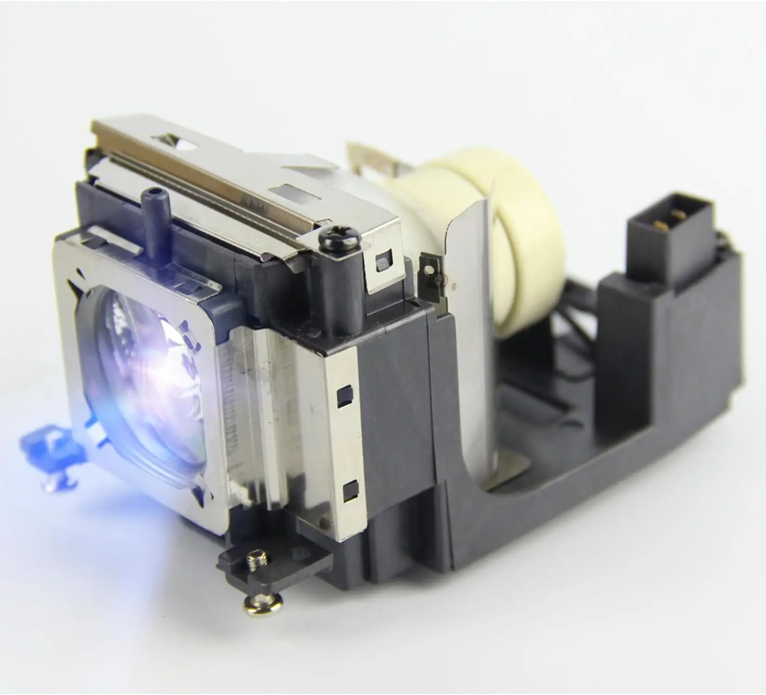 

POA-LMP142 Accessories of projector lamps fit for SANYO PLC-WK2500 PLC-XD2200 PLC-XD2600 PLC-XE34 PLC-XK2200 Projectors