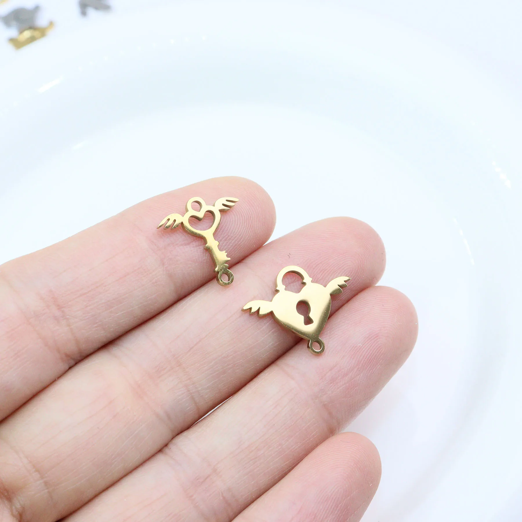 5sets Stainless Steel Shiny Key Lock Friends Jewelry Charms Bracelet Connecter Pendant DIY Handcraft Waterproof Antiallergic