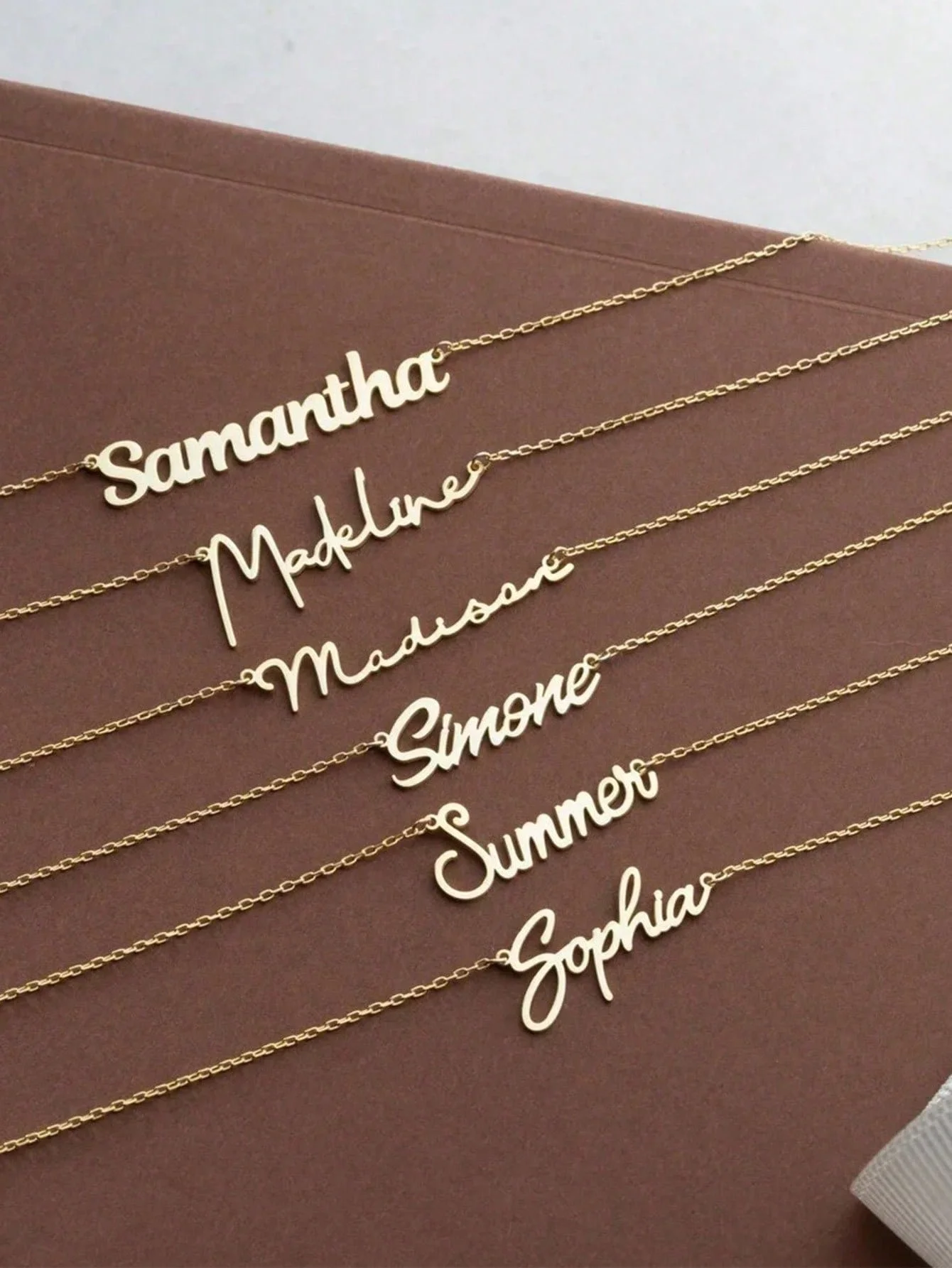 Personalized cursive letter name necklace, stainless steel pendant & unisex chain choker. Minimal retro style, trendy for autumn and elegant in winter. Exquisite & unique daily wear jewelry. Ideal gift for girlfriend,