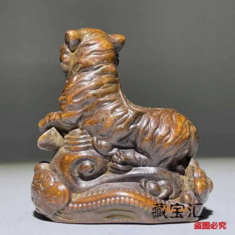 Old Tibetan Antique Up Mountain Tiger Bronze Decor Chinese Zodiac Tiger Ruyi Ingot Old Leather Shell Purple Copper Item