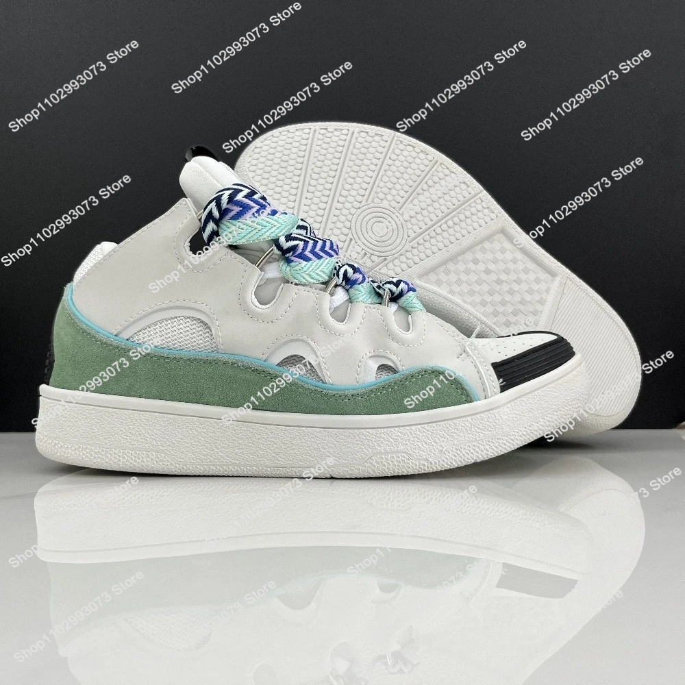 Heren- en dames sneakers van wit leer en suède, casual schoenen, modieuze dikke zool, couples bread shoes, trainers voor dagelijks gebruik - afbeelding 1