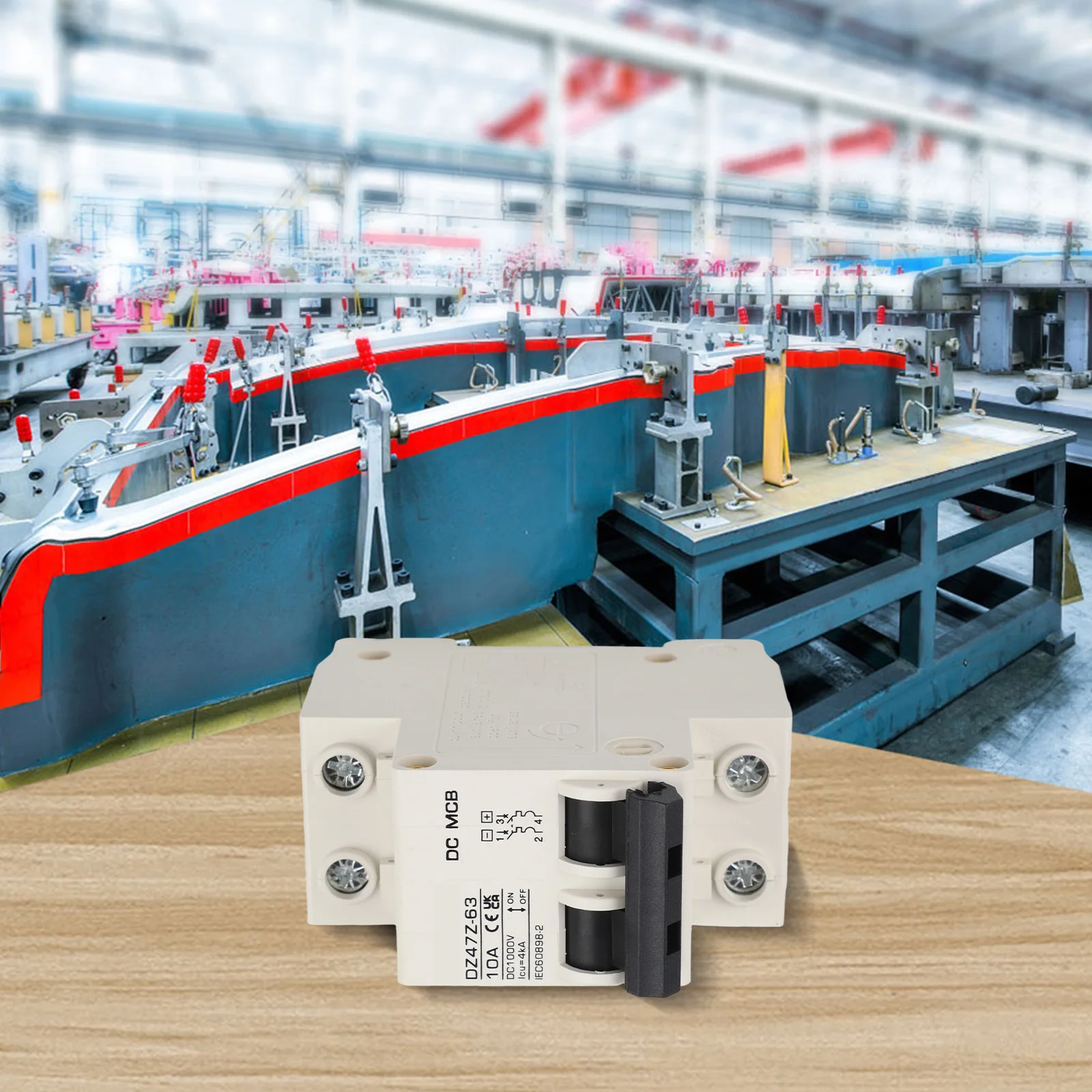 مصدر طاقة تيار مستمر 1000 فولت درجة حرارة التشغيل المعزل-25 درجة مئوية 60 درجة مئوية تيار تصنيف 32A قدرة كسر 4kA قطاع دارة