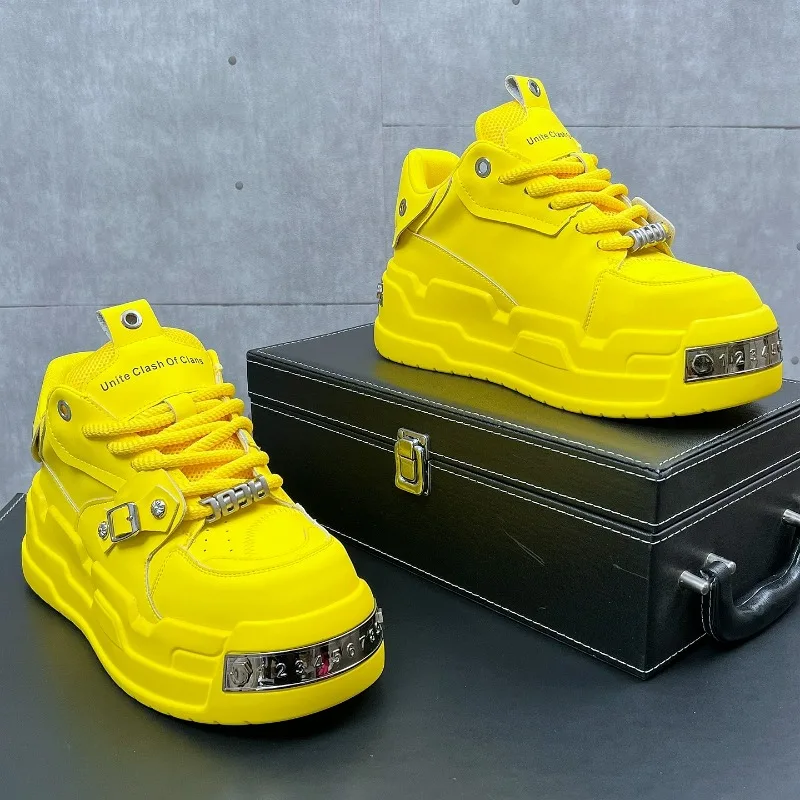 

Новинка: Мужские модные персонализированные трендовые желтые кроссовки на весну-осень, люксовые дизайнерские массивные кеды с металлическим декором