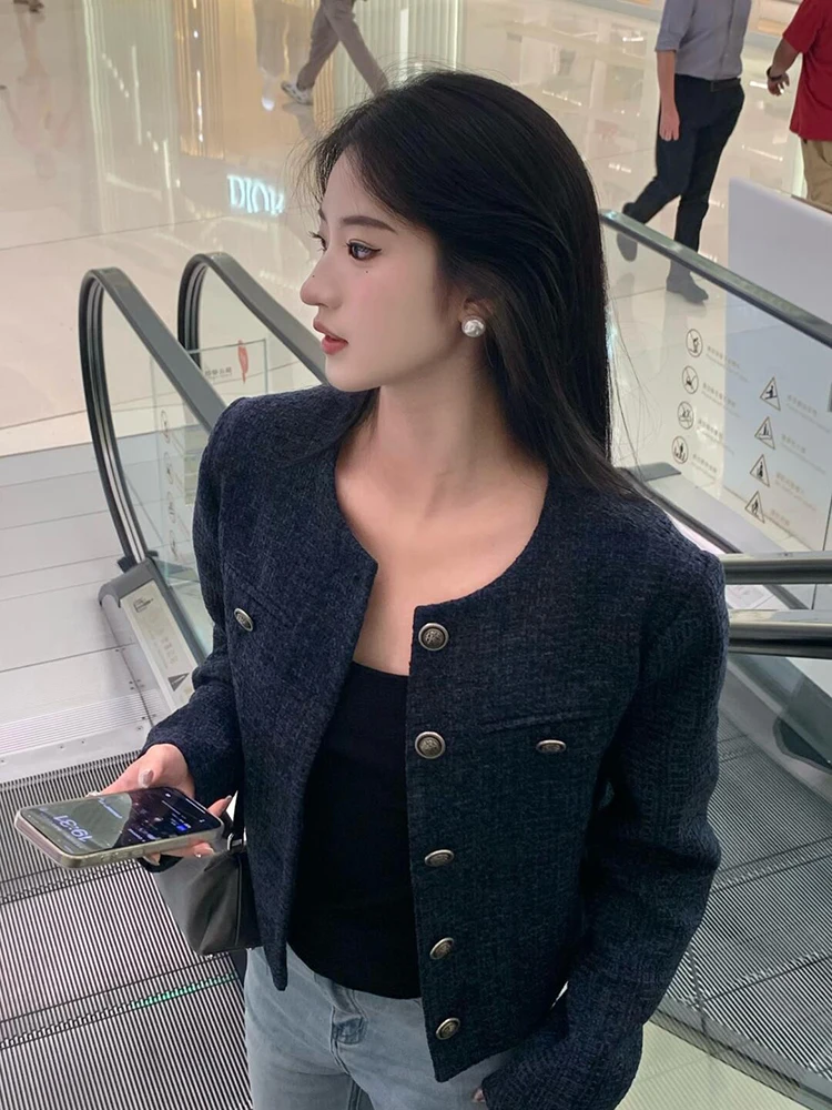 

Жакет из твида, фиолетовый, женский, осенний, с эффектом тай-дай, винтажный, элегантный, с вышивкой, с круглым вырезом, плиссированный, однотонный, декорированный, в готическом стиле, с воротником-стойкой, укороченный