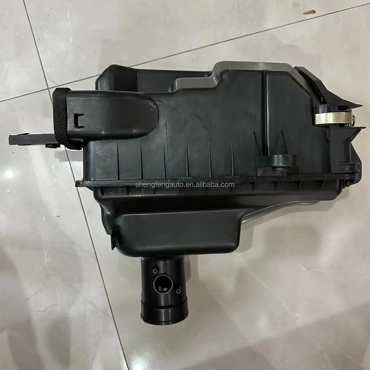 17700-30260 17700-30350 Chinese Automotive Engine Parts air Filter Assembly Suitable for HIACE