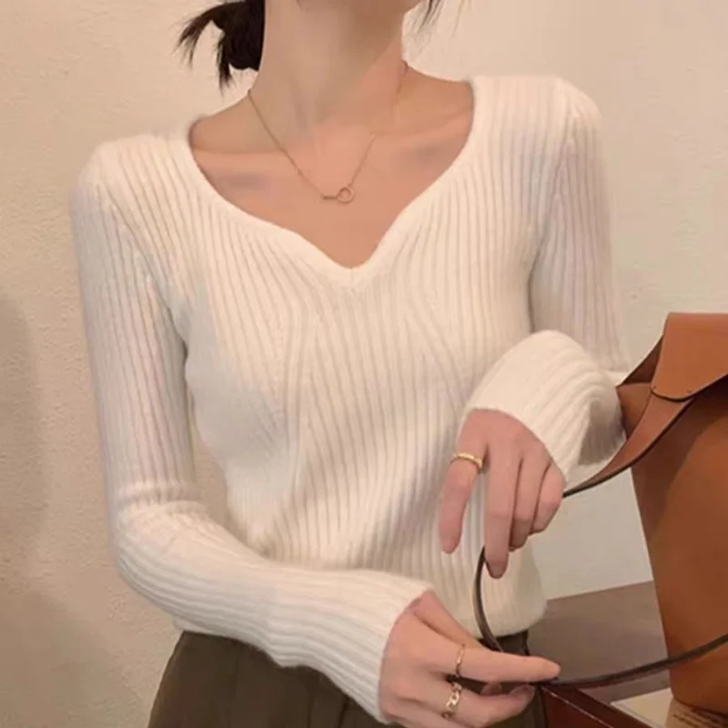 

100% wool V-neck knitted sweater for women's autumn/Winter 2025 new style sweater top for women