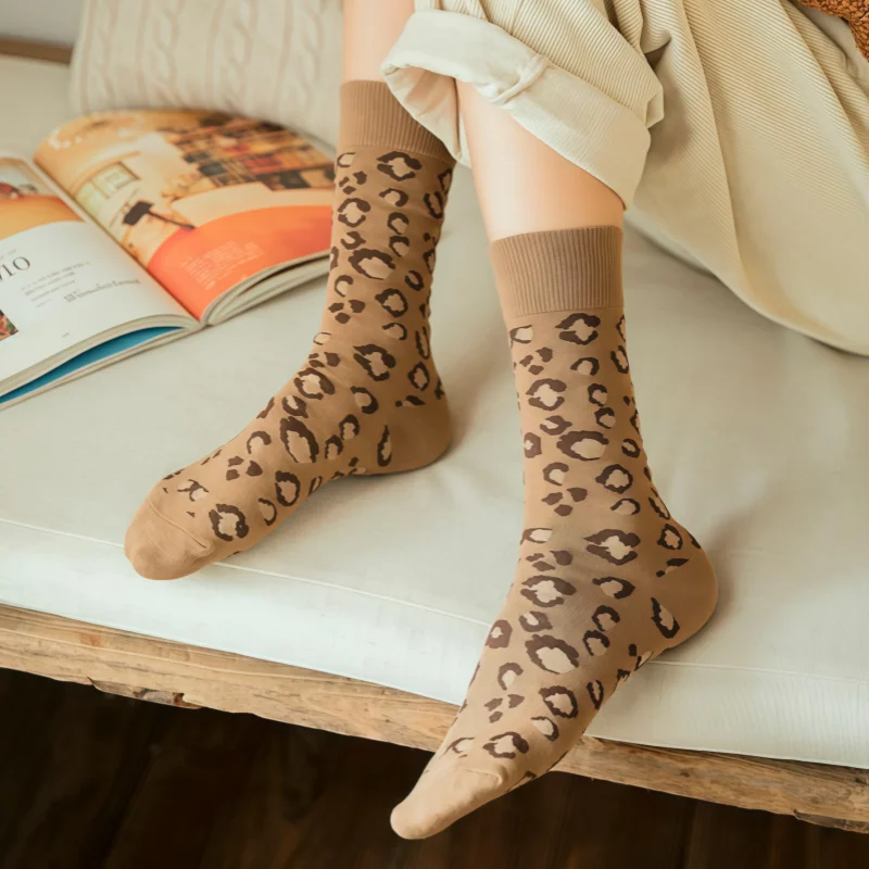 1, 3, 5 пар модных женских носков с леопардовым принтом, мягкие универсальные модные носки для девочек, популярные милые носки для улицы