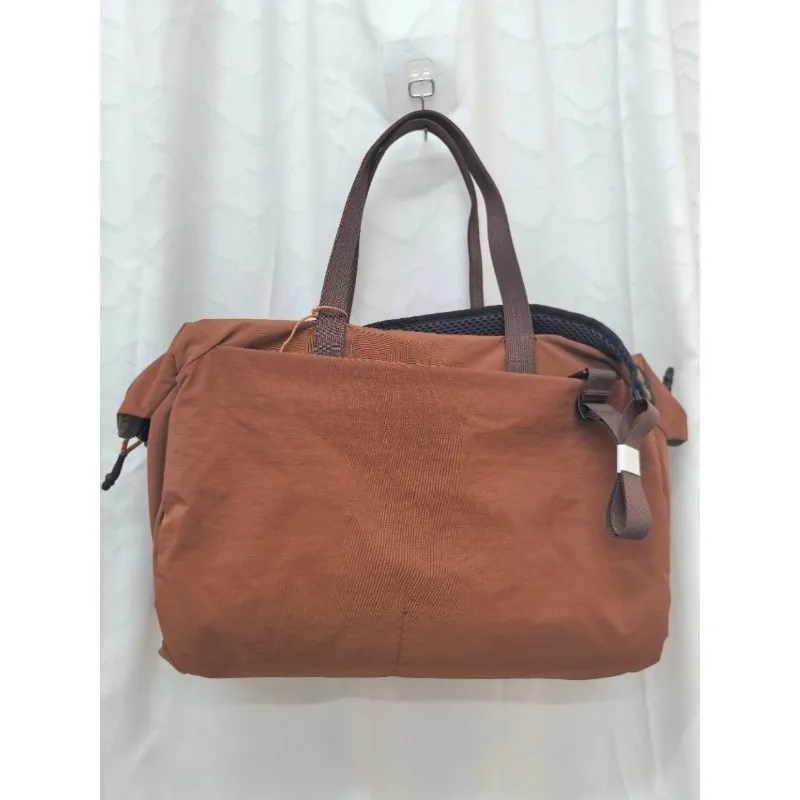 sac-de-voyage-pour-couple-de-30-litres-peut-se-porter-en-bandouliere-ou-a-la-main-ideal-pour-les-tenues-decontractees-le-sport-la-salle-de-sport-et-les-voyages