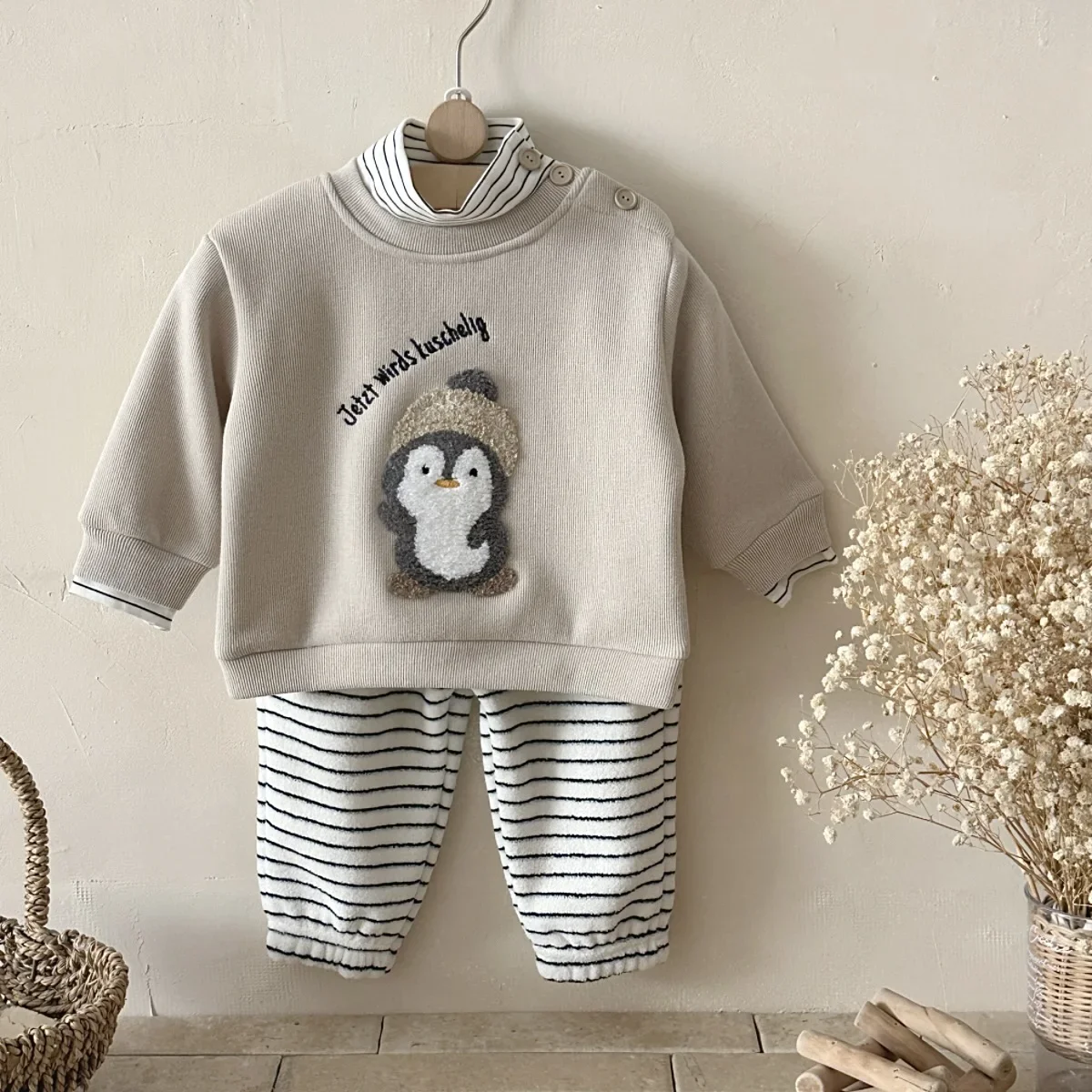 

Toddler Baby Boys Girls Winter Clothes Sets Kids Penguin Embroidery Pullover Striped Pants 2Pcs Suits