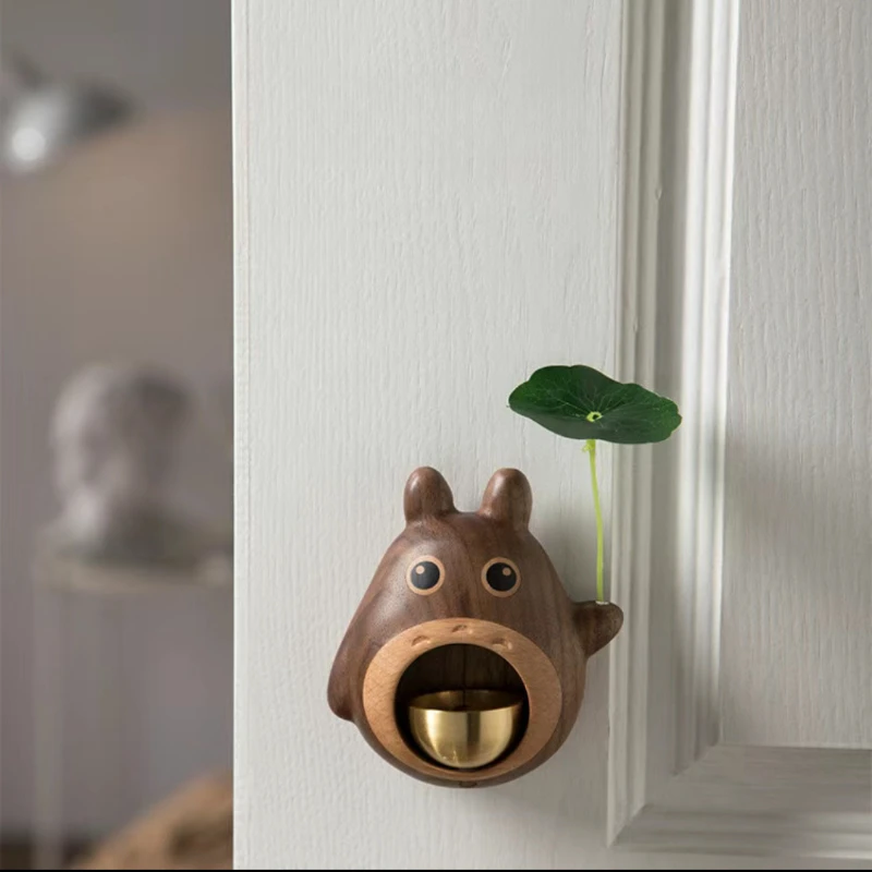 

Dopamine Solid Wood Lucky Cat Magnetic Doorbell Wind Chime with Pure Copper Bell, Animal Shape Entry Reminder Gift