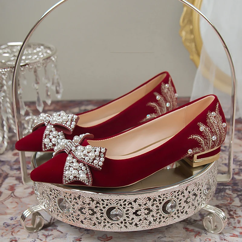 Pearl Crystal Bowtie Wedding Shoes Women Chinese Style Embroidery Bride Shoes Woman Red Pointed Toe Low Heels Pumps Ladeis 2023