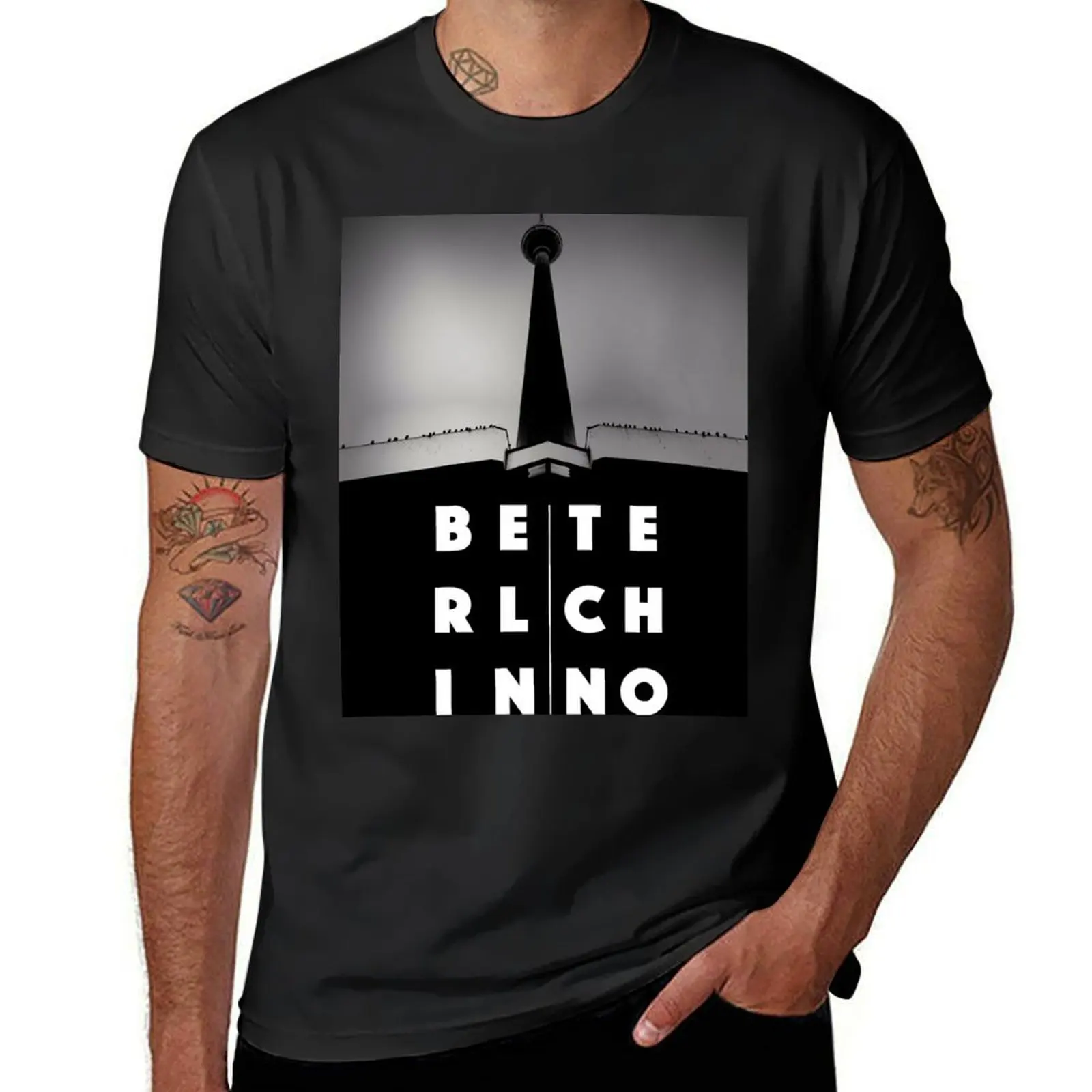 Berlin Techno. Djs gift. T-shirt Short sleeve tee Aesthetic clothing mens plain t shirts