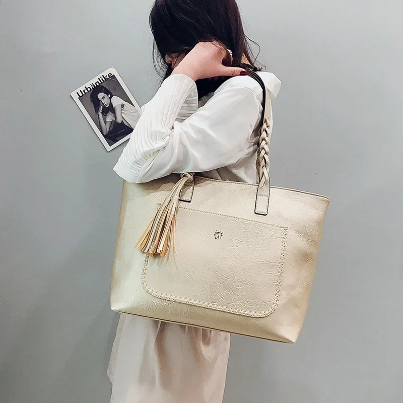 Large Capacity Women Bags Shoulder Tote Bolsos New Women Messenger Bags with Tassel Famous Designers Leather Hand Bags